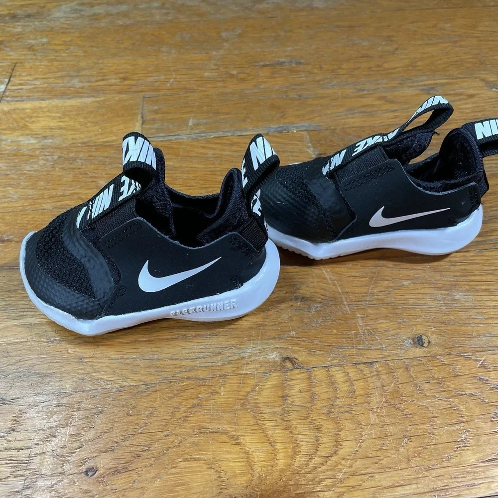 Nike Flex‎ Runner Shoes Size 2C Black Preschool Slip On AT4665-001 Toddler LN